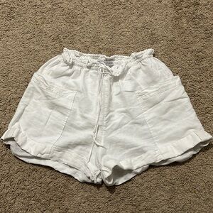 Zara Large pocket white shorts with drawstring